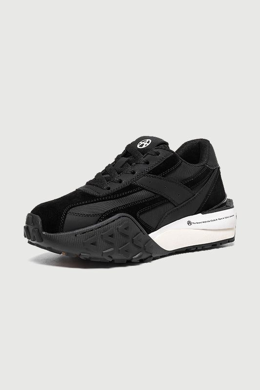 Delta Cross Black — three-quarter product