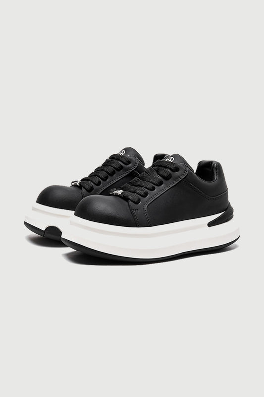 Bass Low Black — three-quarter product