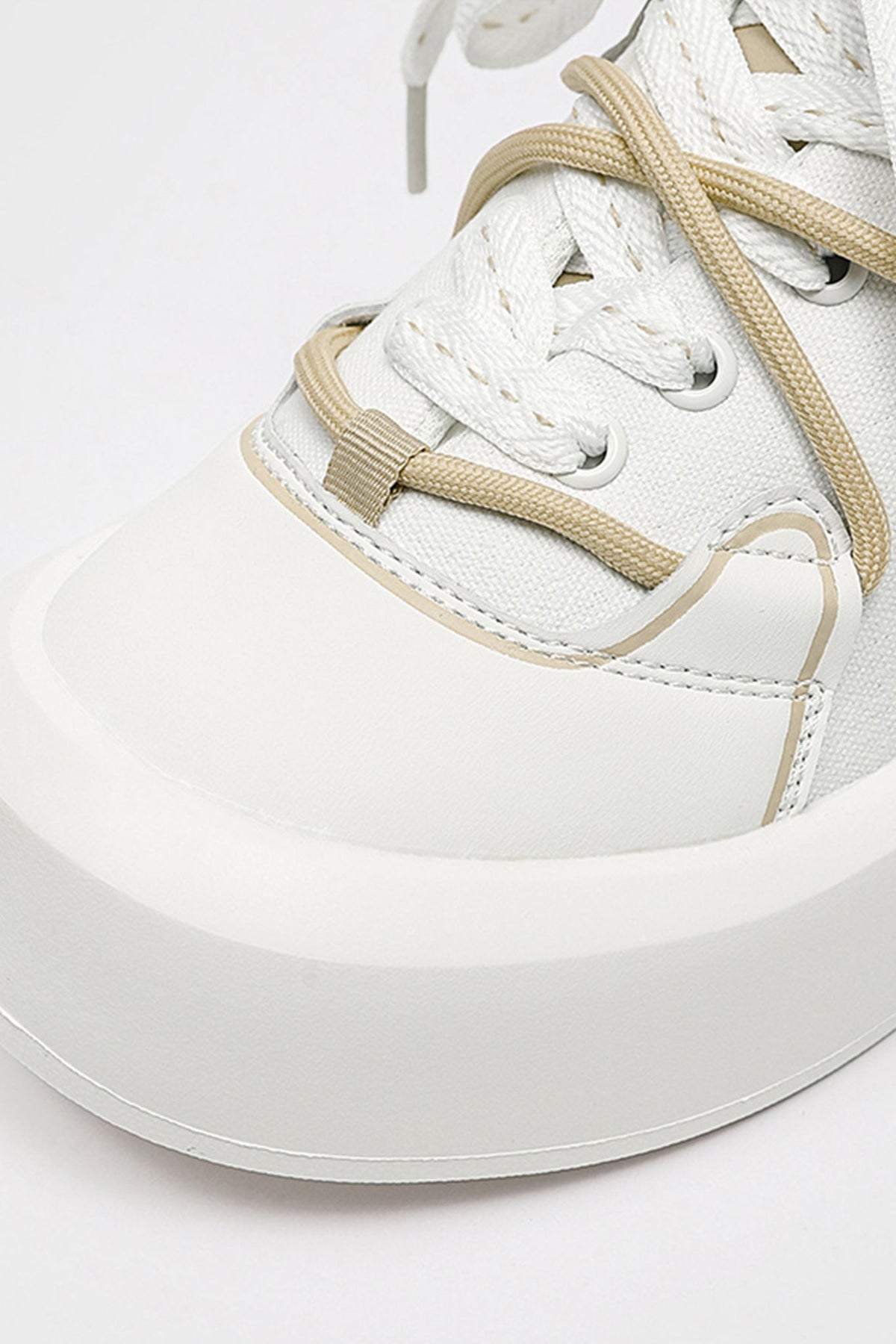 Riff Harness Ivory — construction detail close-up