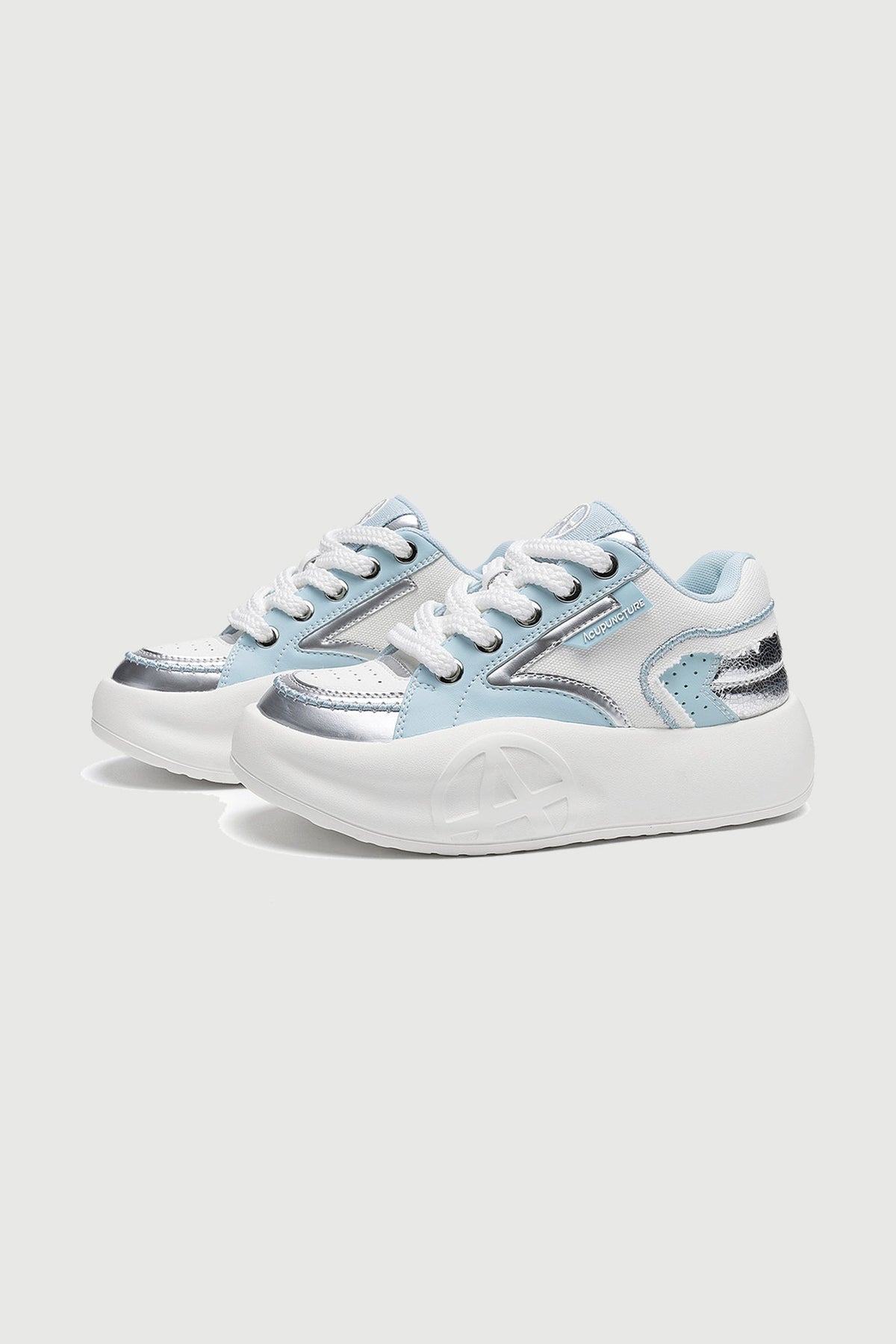 NYUE Rhome Light Blue — three-quarter product