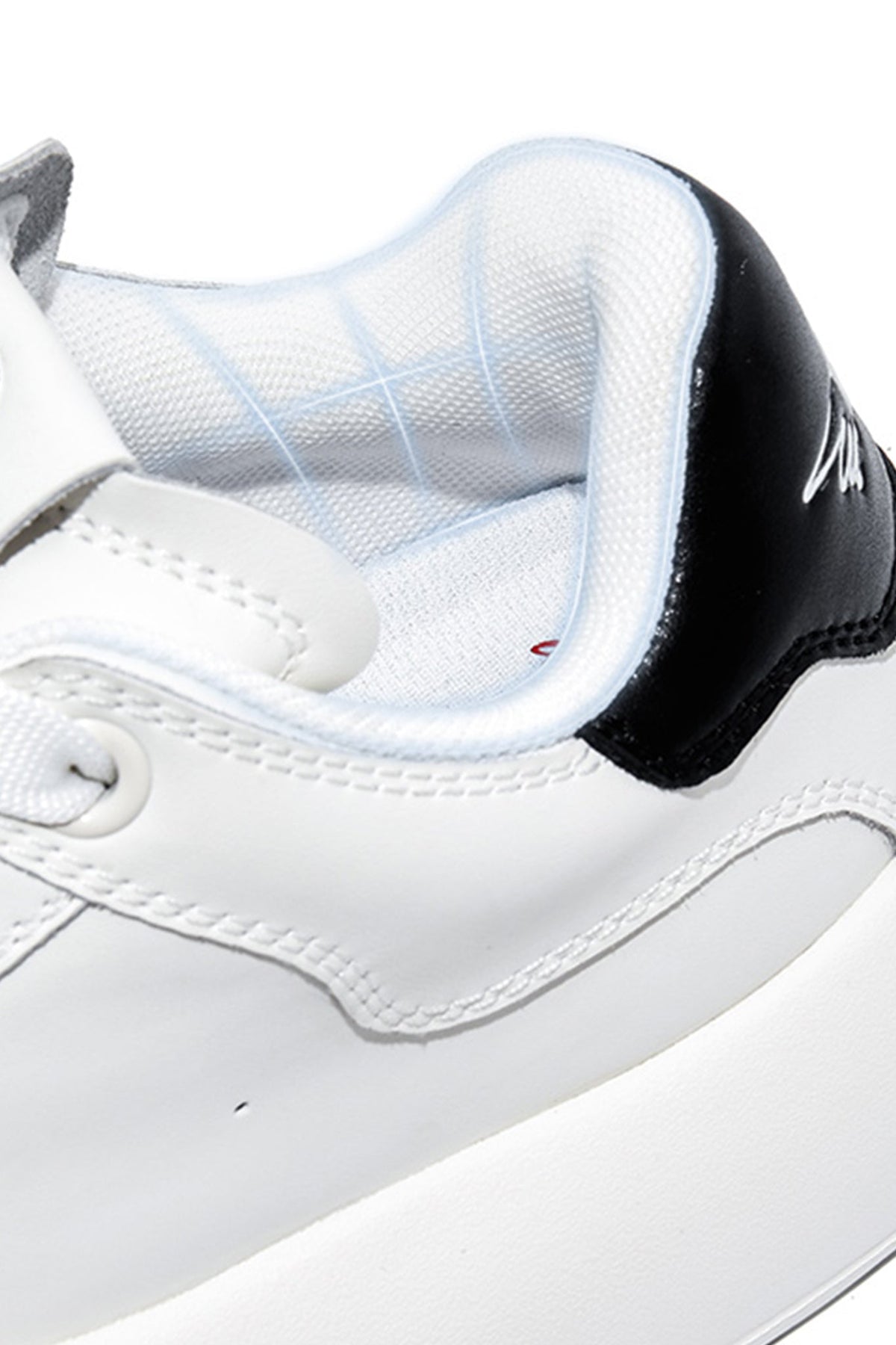 NYUE Pure Black/White — construction detail close-up