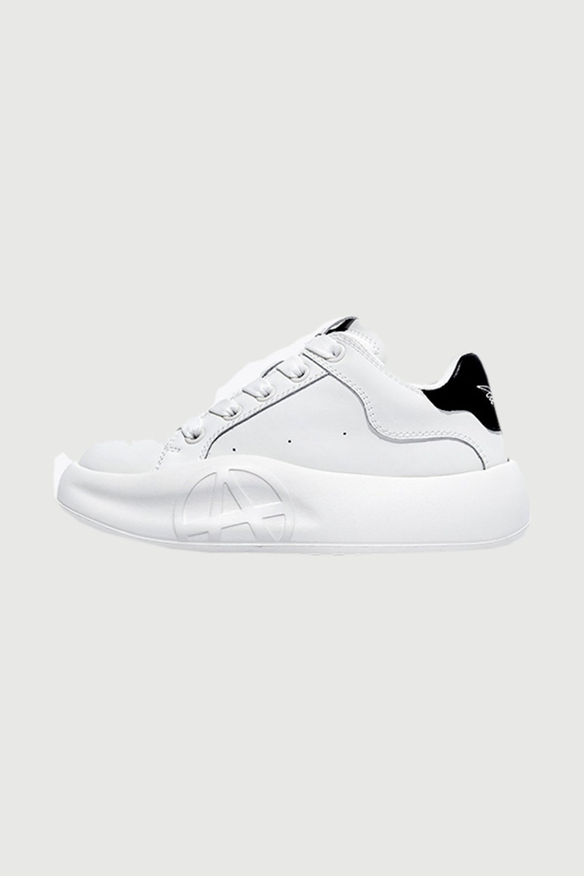 NYUE Pure Black/White — side view