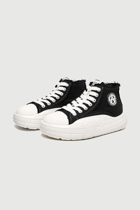 NYU Vulc Mid Black — three-quarter product