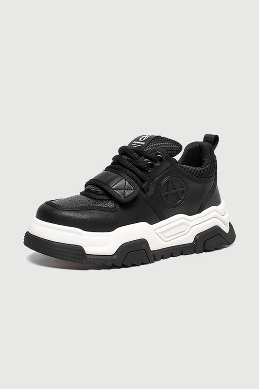 Distort Strap Black — three-quarter product