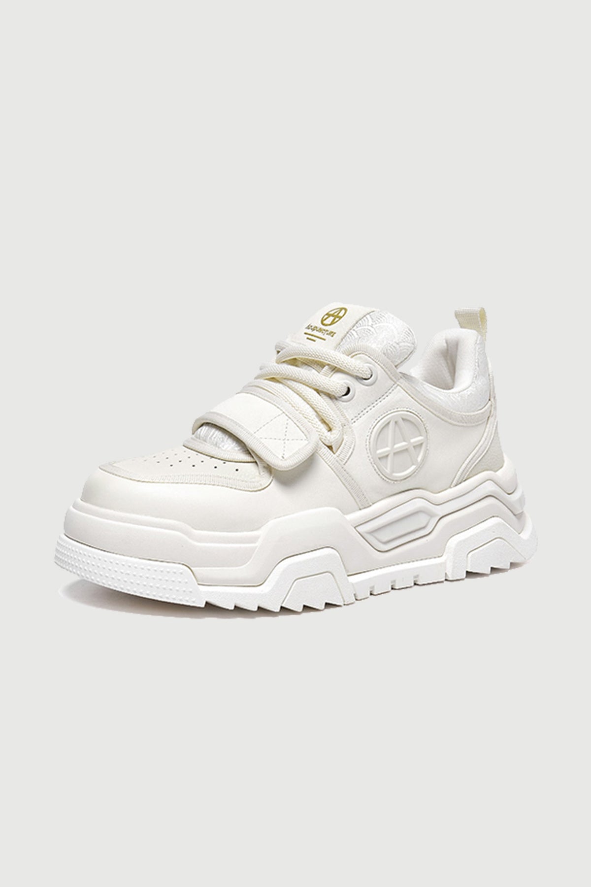 Distort Strap White — three-quarter product