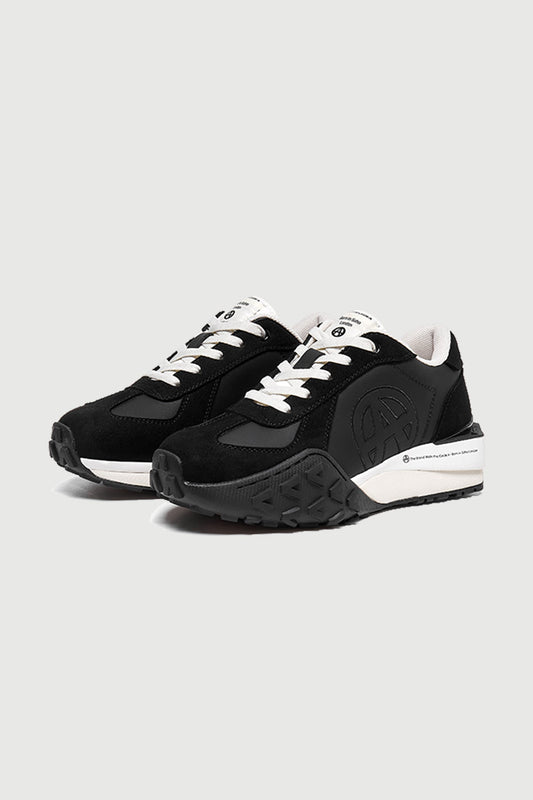 Delta Classic Black — three-quarter product