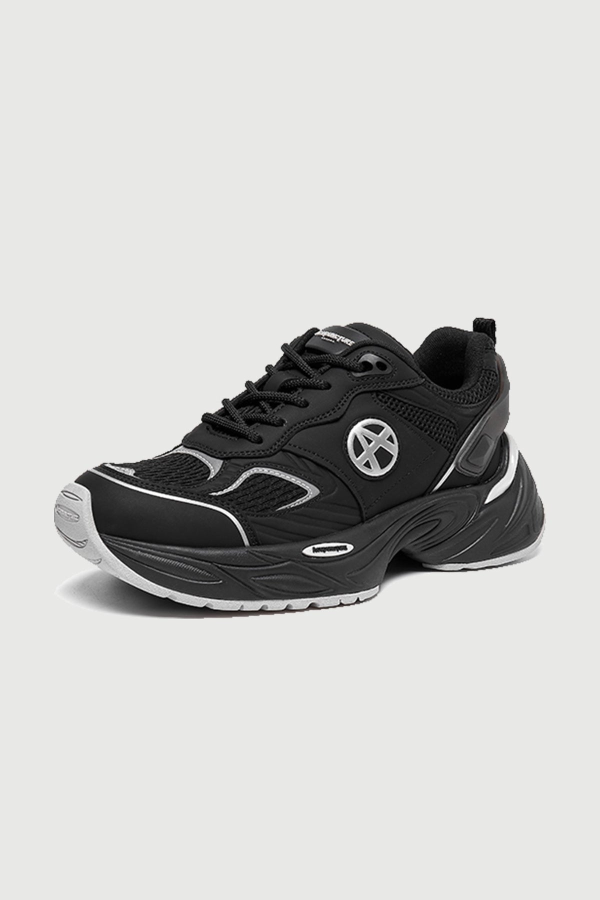Ripple Sweep Black — three-quarter product