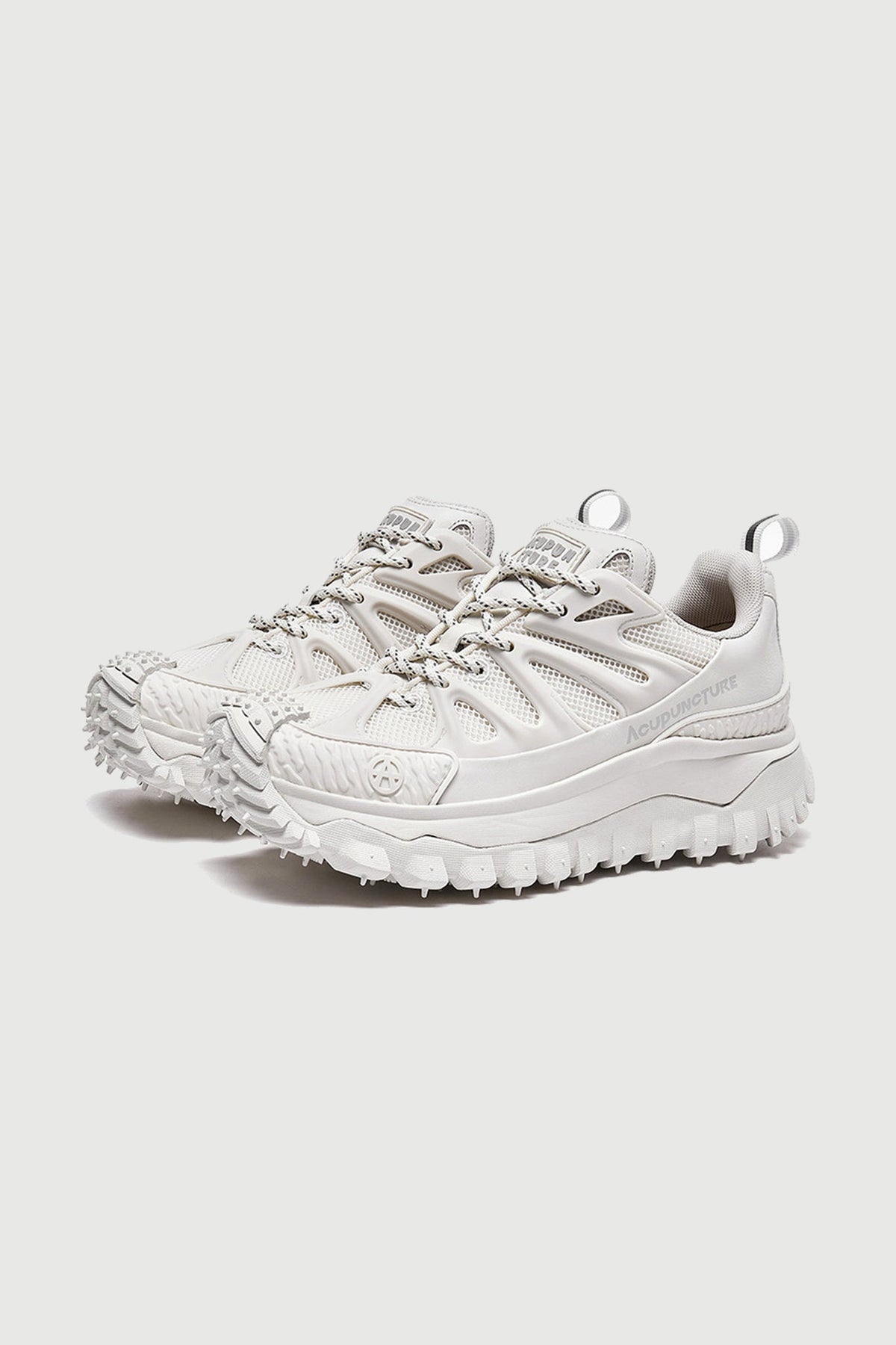 Offbeat Cage White — three-quarter product