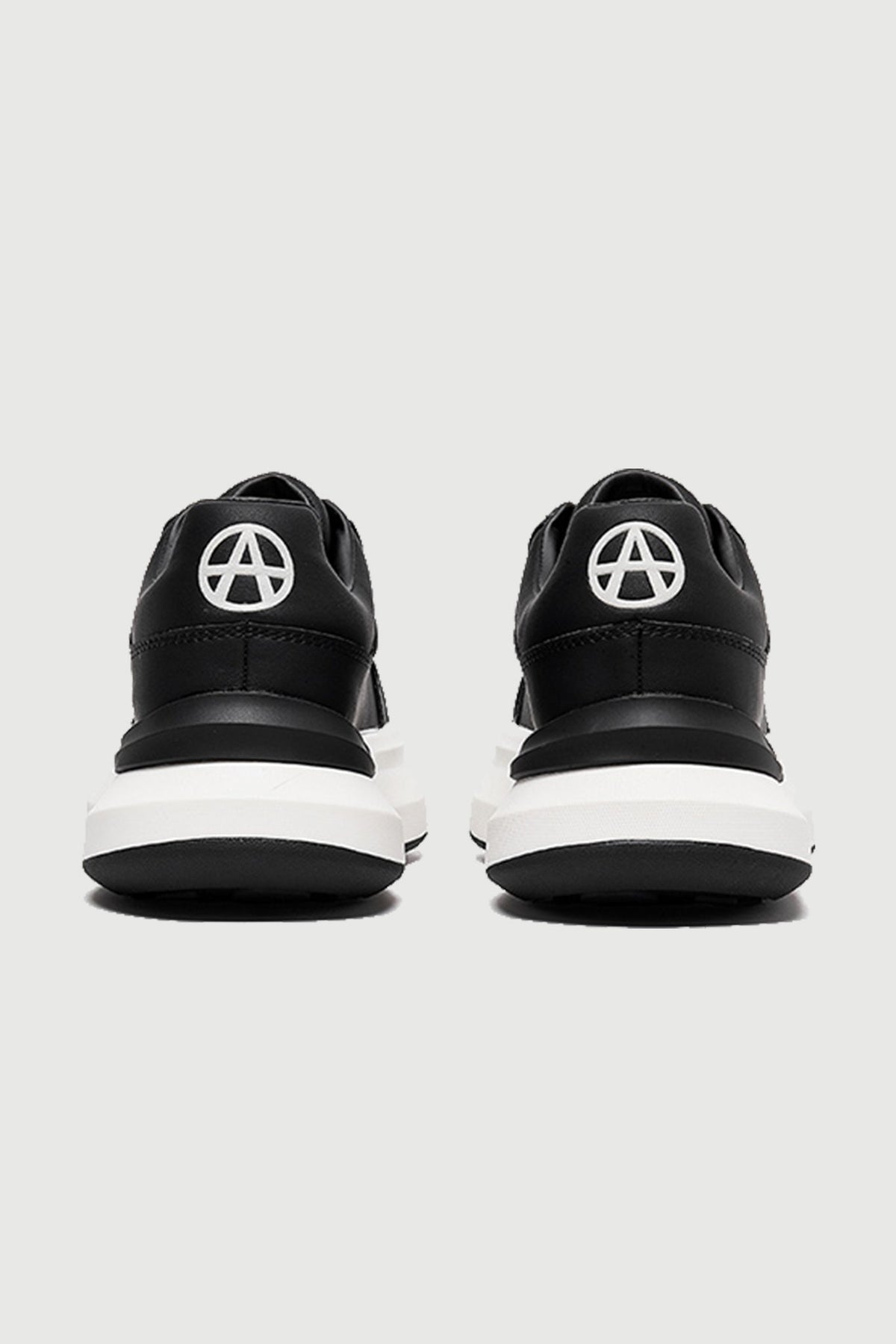 Bass Low Black — rear