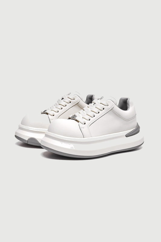 Bass Low White — three-quarter product