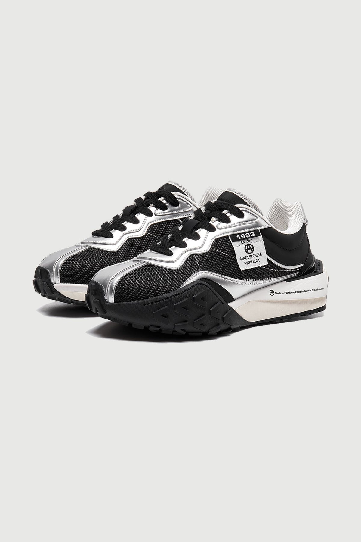 Delta Label Black/Silver — three-quarter product view