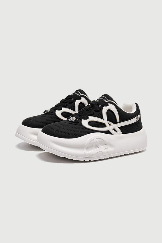 NYUE Loop Black — three-quarter product