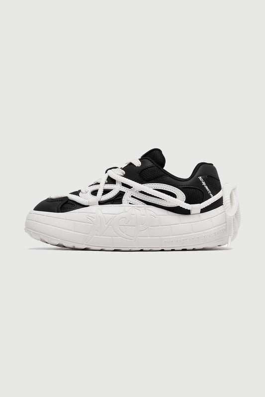NYU Vulc Entwine Black — side view